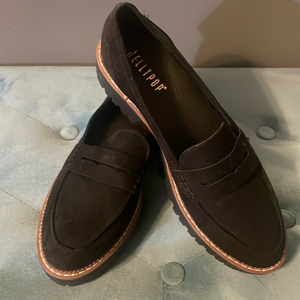 Women’s Size 11 Loafer